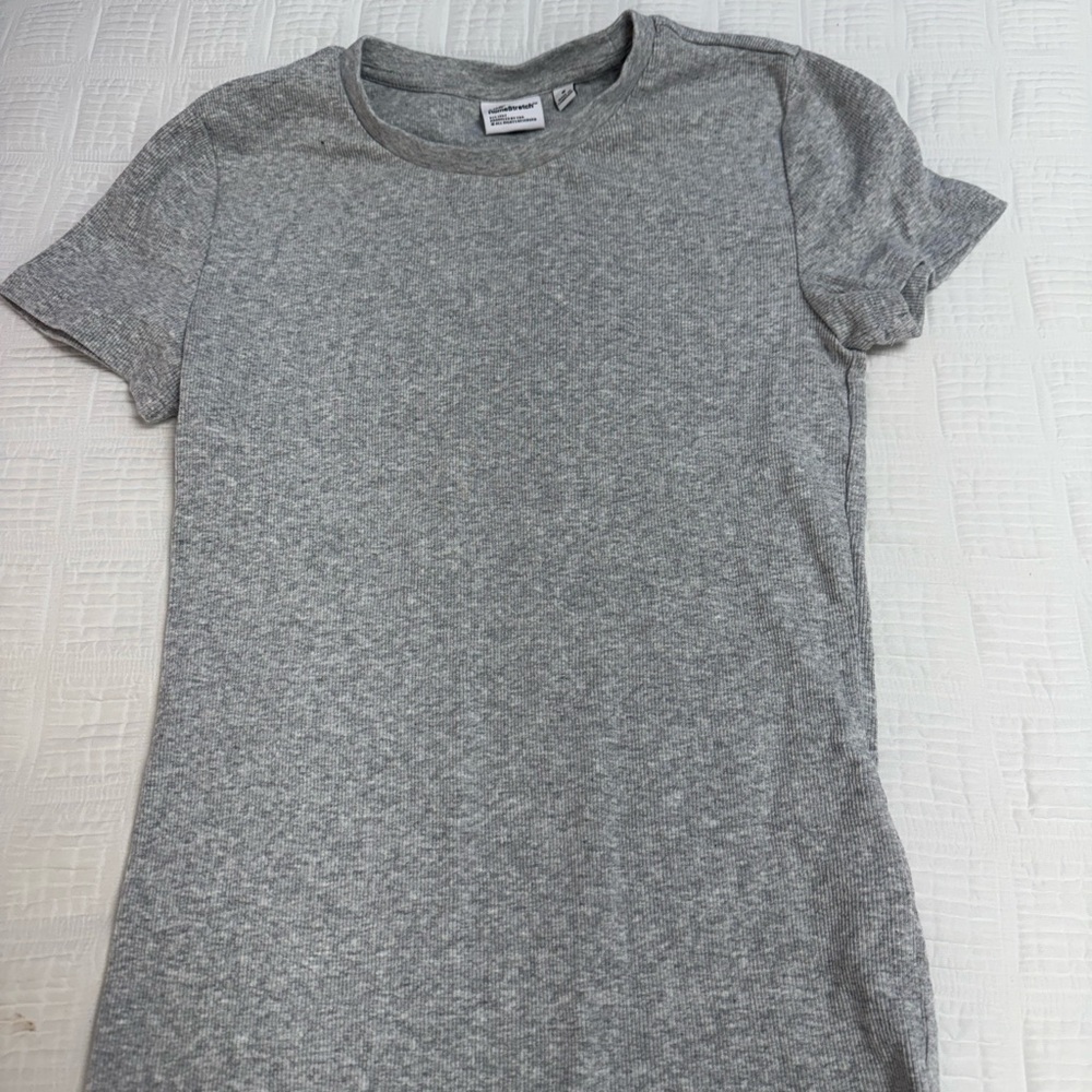 aritzia tna tee